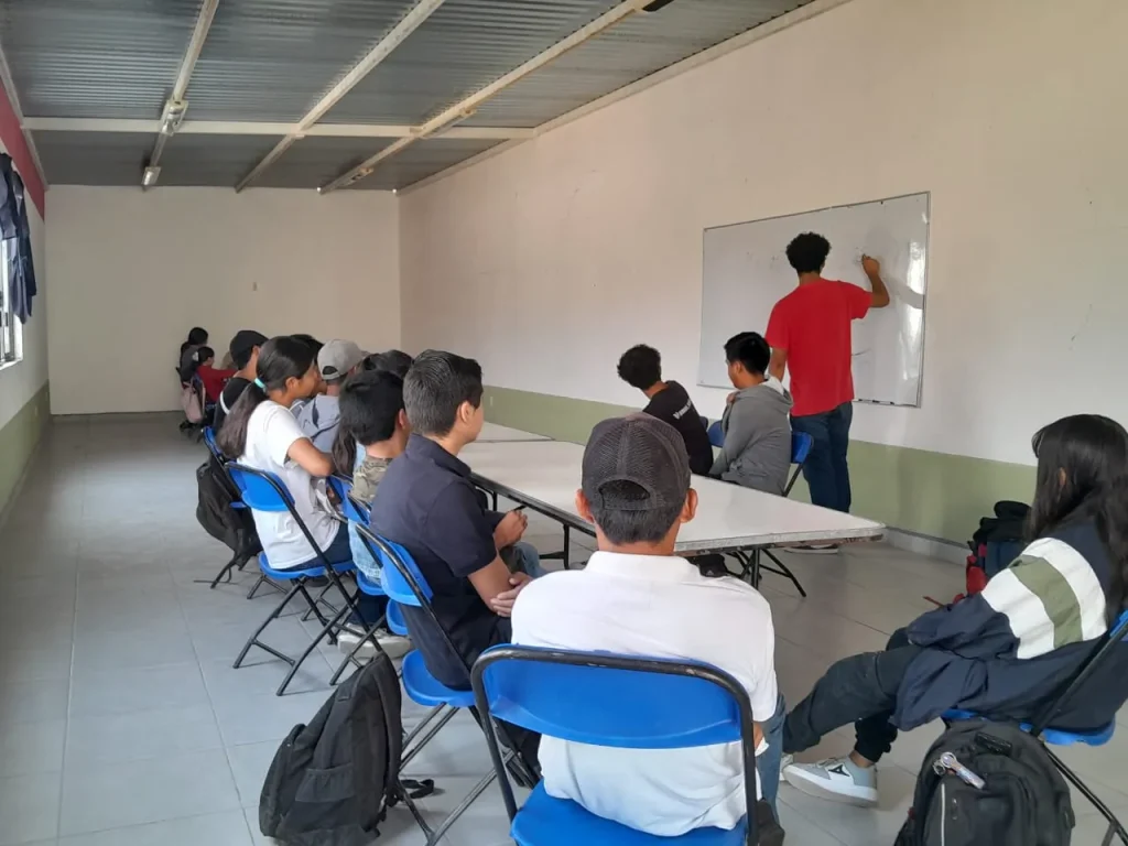 Estrategias para motivar a estudiantes en riesgo de deserción escolar